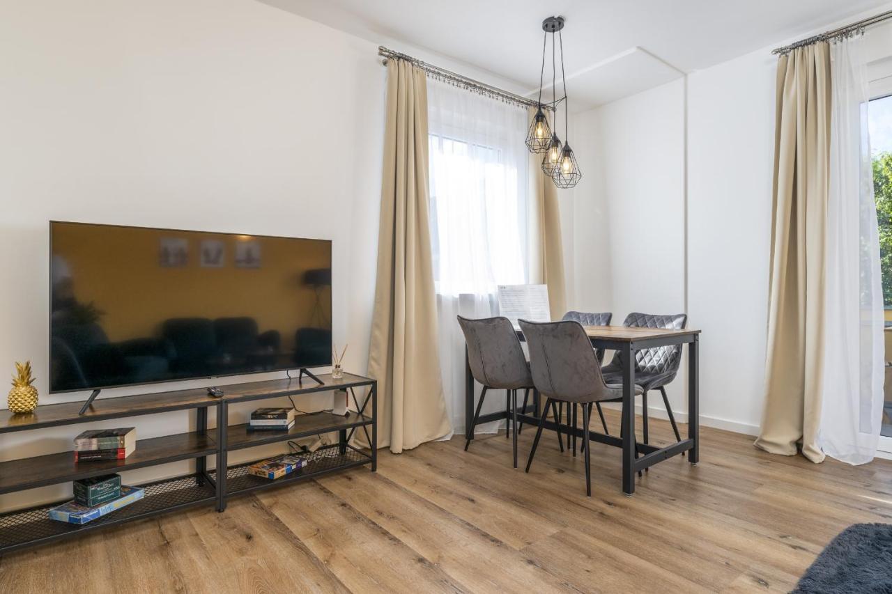 Free Living - Jungle Design Apartments, Zentrum, Parkplatz, Kueche, Wlan Βόλφσμπουργκ Εξωτερικό φωτογραφία